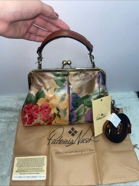 NWT Patricia Nash ‘Vione’ Kisslock Satchel